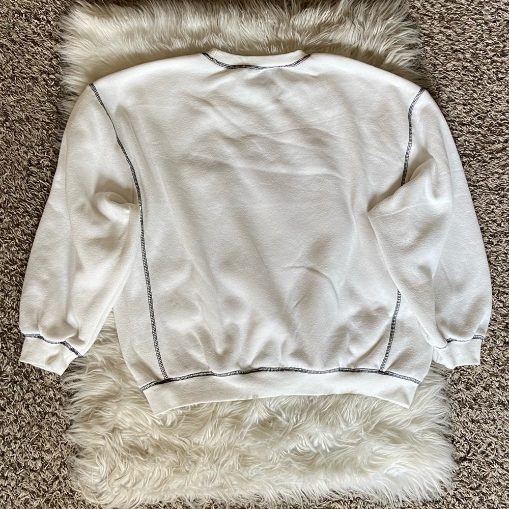 Portland Sweatshirt 🤍🖤 - Picture 2 of 3